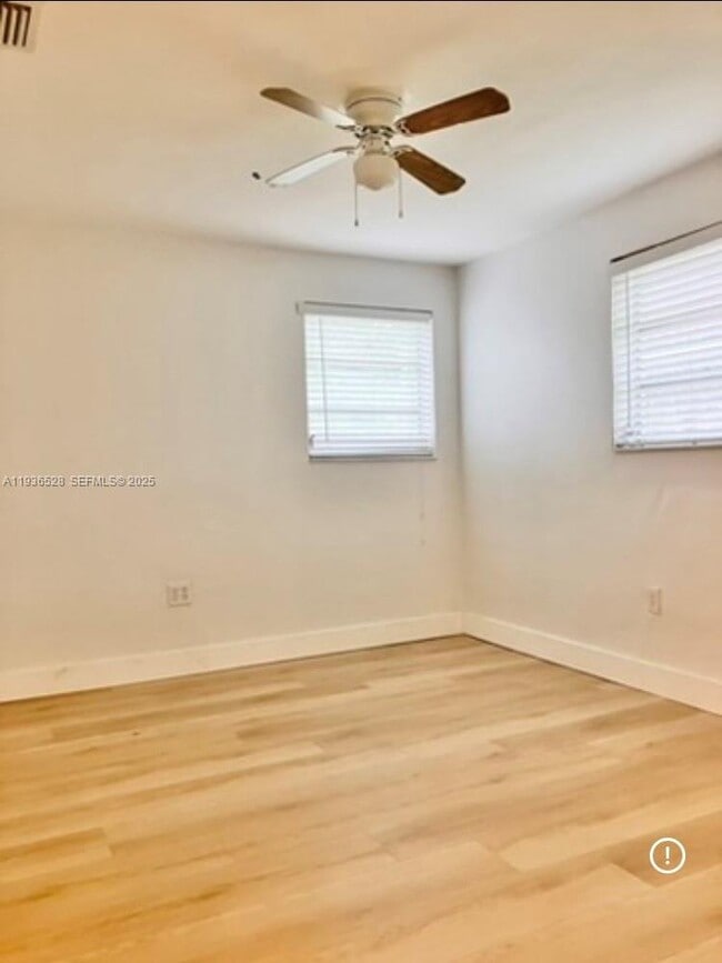 Foto del edificio - 2538 SW 11th St