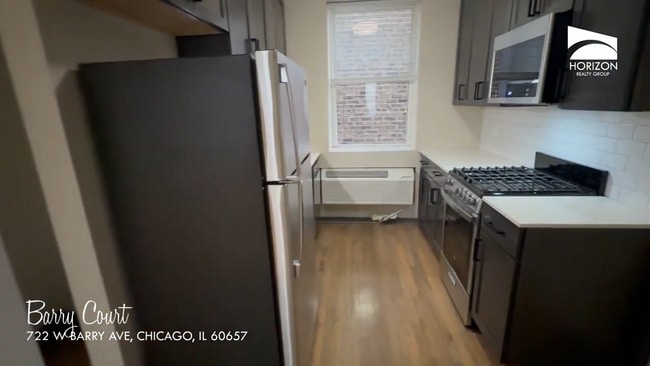 Building Photo - 728 W Barry Ave