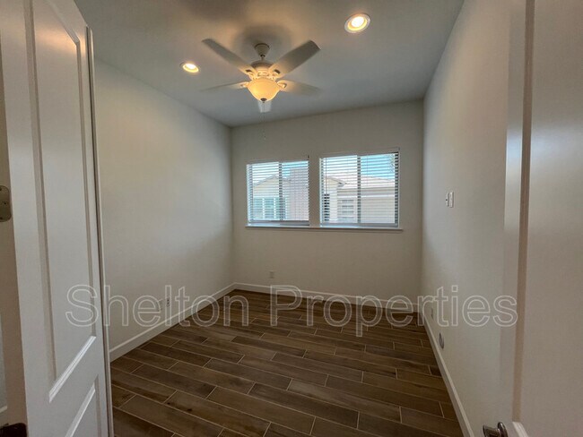 Foto del edificio - 20711 W Medlock Dr