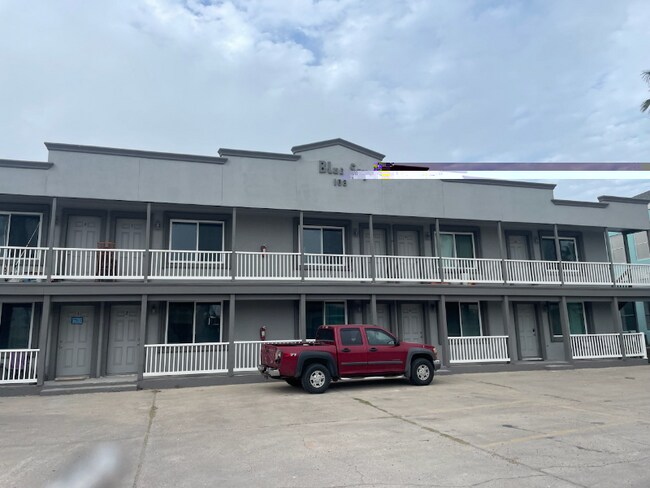 Building Photo - 108 Pike St