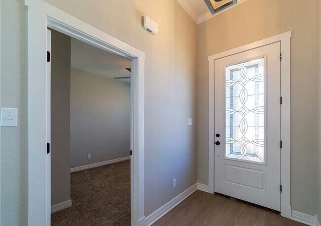 Building Photo - 2 story custom home  Available 9/24/25