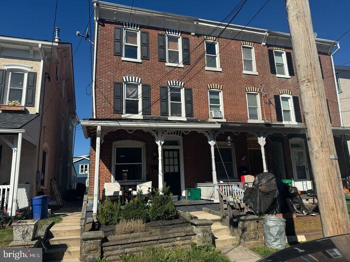 Foto principal - 405 Walnut St