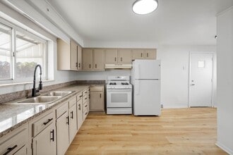 Building Photo - 124 Fitler St