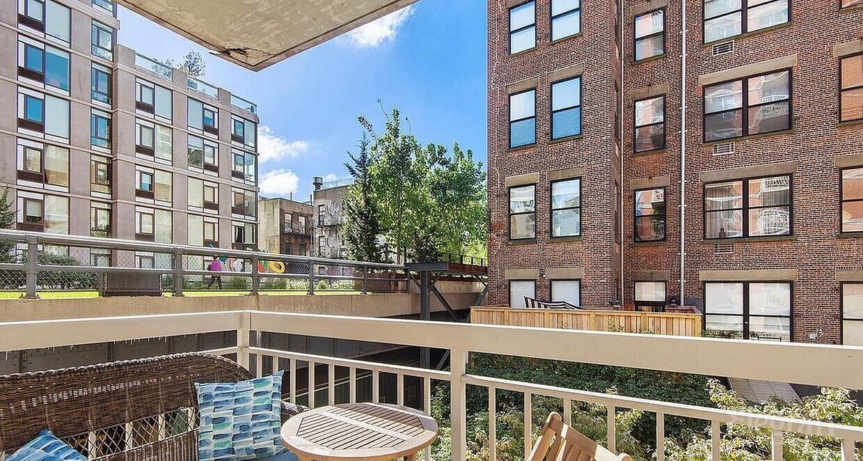 Foto principal - 520 W 23rd St