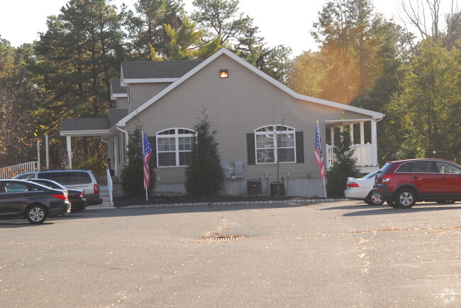 Building Photo - Pine Ridge at Crestwood