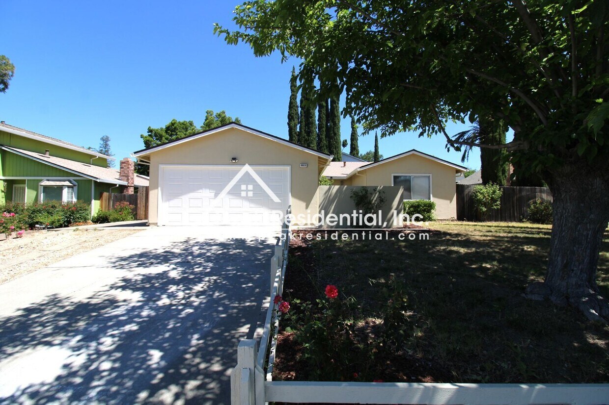 Primary Photo - 4 br, 2 bath House - 6913 Stanford Oak Drive