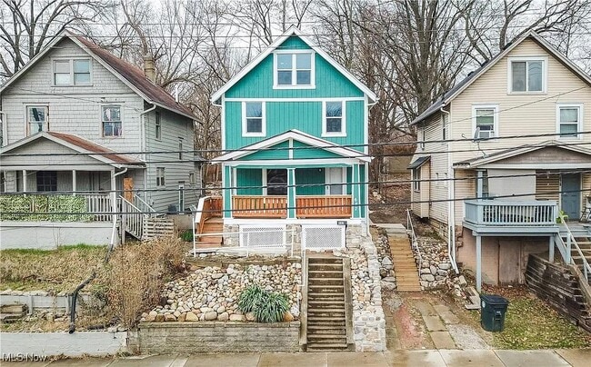 Building Photo - 682 Brown St