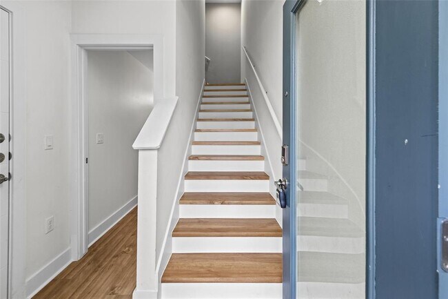 Foto del edificio - 604 N Bluff Dr