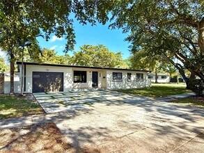 Building Photo - 325 NE 121st Terrace