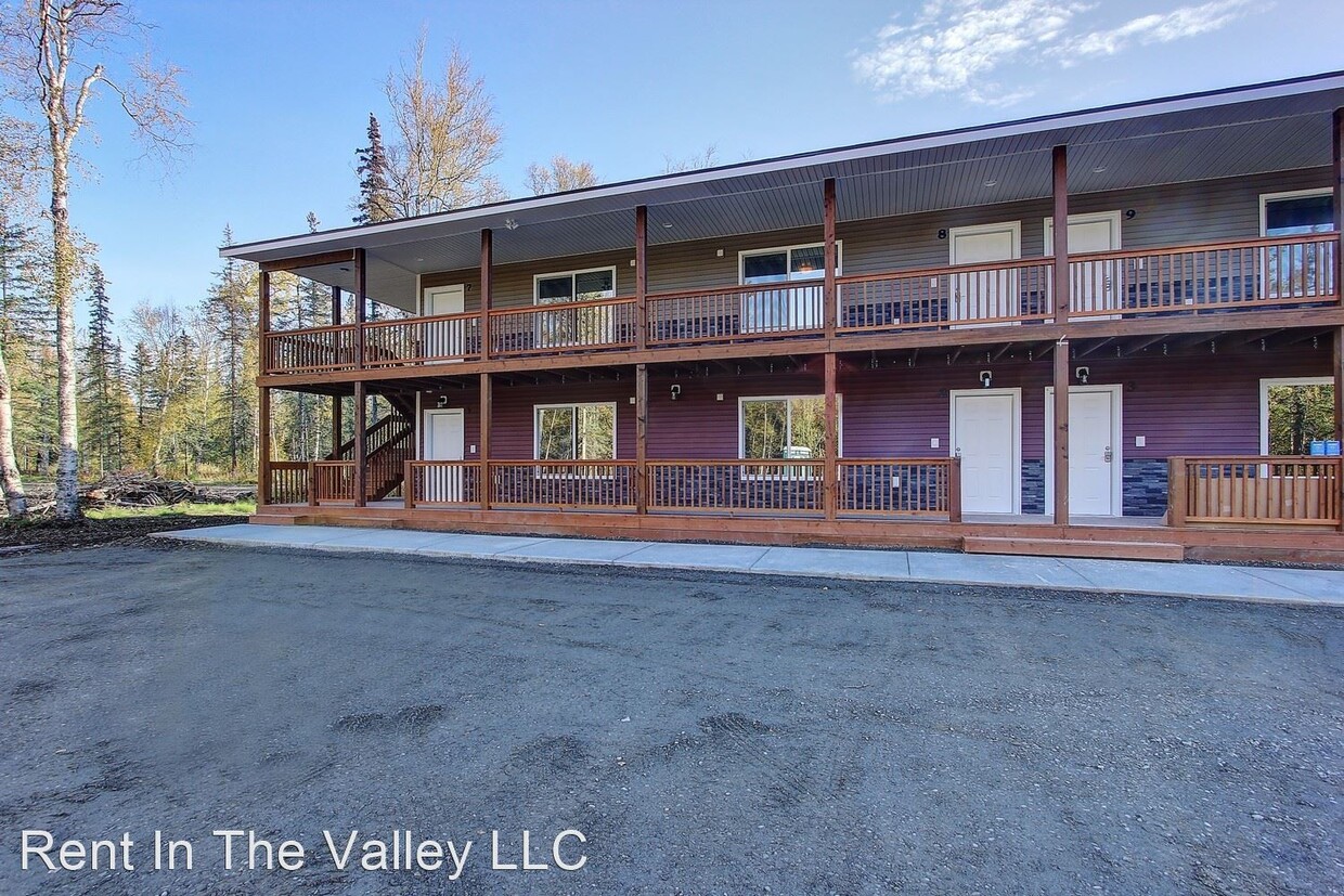 Primary Photo - 1355 N Winding Brook Loop