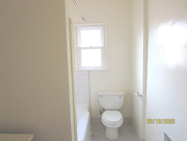 Foto del edificio - 5648 W 6th St