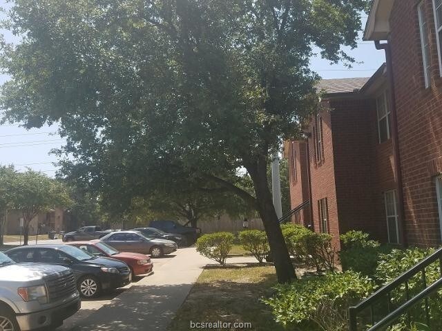 Building Photo - 701 Balcones Dr