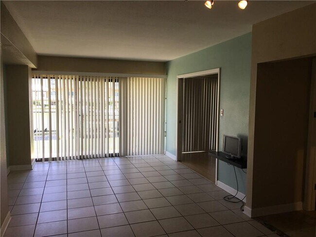 Building Photo - 14514 E Cabana St