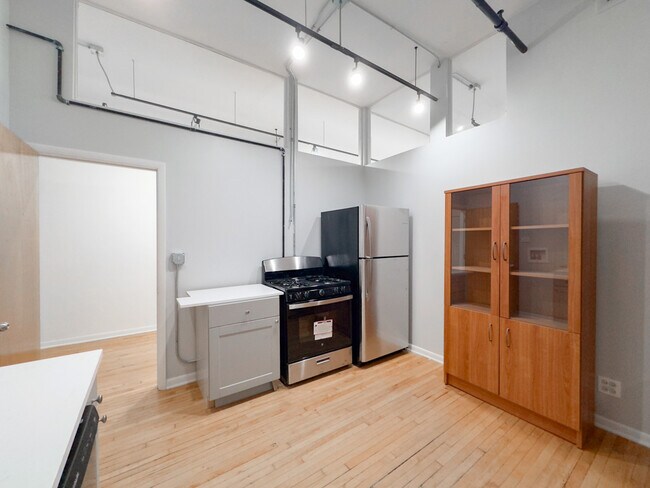 Foto del edificio - 2245 W North Ave