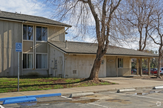 Building Photo - Tierra Del Vista Apartments