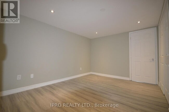 Building Photo - 23 Bairstow Crescent