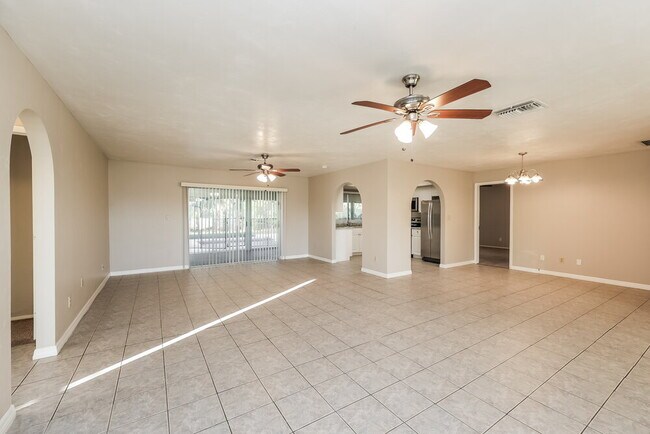 Foto del edificio - 1705 SE 8th Terrace