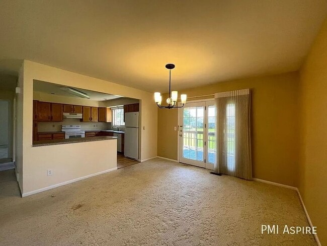 Building Photo - Beautiful Townhome in 55 Plus Community