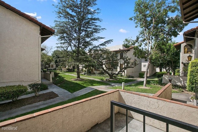 Foto del edificio - 2 br, 2 bath - 400 S Flower St Unit 5