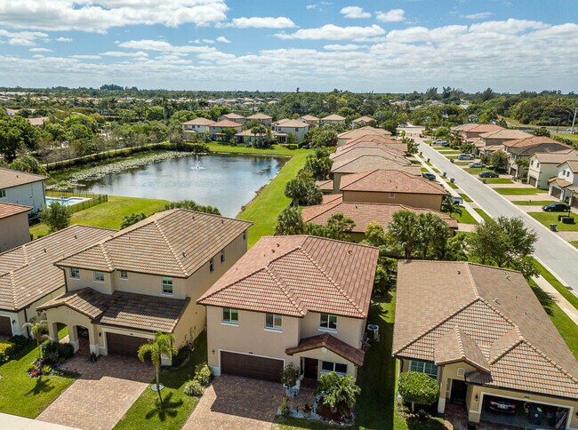Foto del edificio - 5842 Ashdale Rd