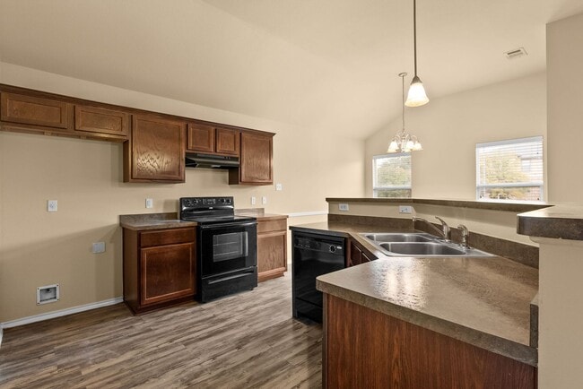 Building Photo - 417 Emerald Ridge