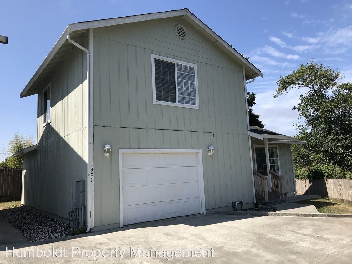 Primary Photo - 1301 Anina Way