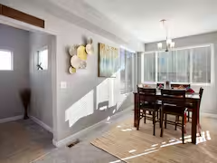 Foto del edificio - 530 E Grace Ave