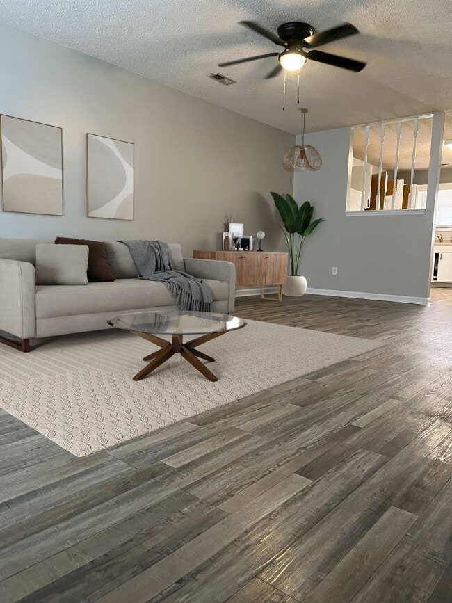 Building Photo - Beautiful Updated Townhomes in Decatur, AL