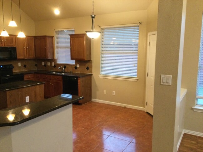 Building Photo - 2306 Valley Creek Dr