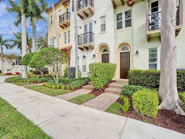 Building Photo - 58 Via Floresta Dr