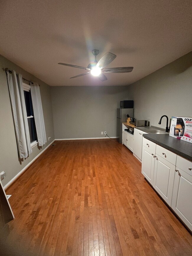 2 bedroom 1 bath kitchenette and living space separate entrance - 316 High St