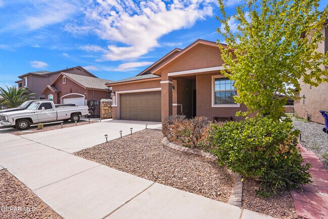 Building Photo - 14464 Johnny Mata Dr