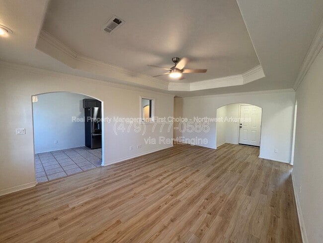 Building Photo - 421 Coopers Wy