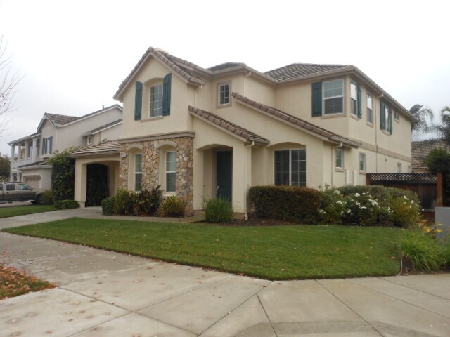Building Photo - Rose Garden 4 Bed, 3 Bath Discounted at $3...