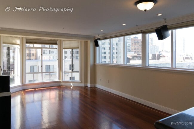 Building Photo - 720 Stockton St