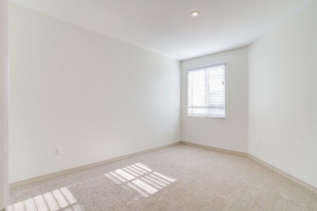 Building Photo - Bolsa Row Apartments