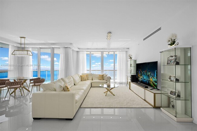 Foto del edificio - 16485 Collins Ave