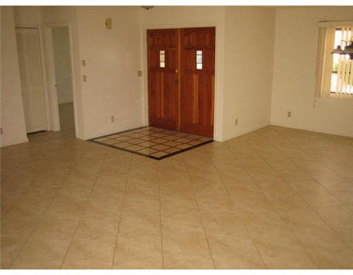 Building Photo - 6050 Amberwoods Dr