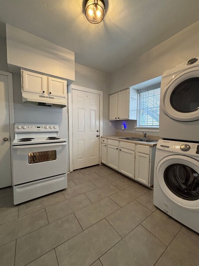 Foto del edificio - 315 E 37th St