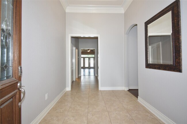 Foto del edificio - 14319 Hancock Elm St