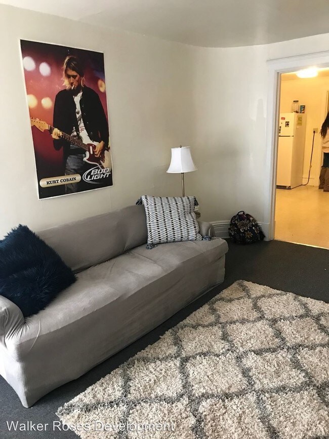 Foto del edificio - 230 W 8th St