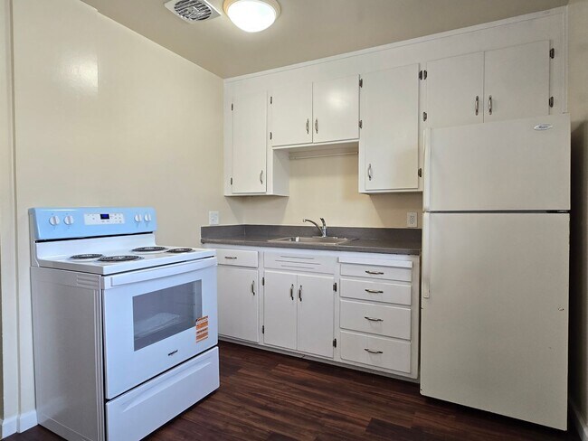 Foto del edificio - 511-523 E Reed St