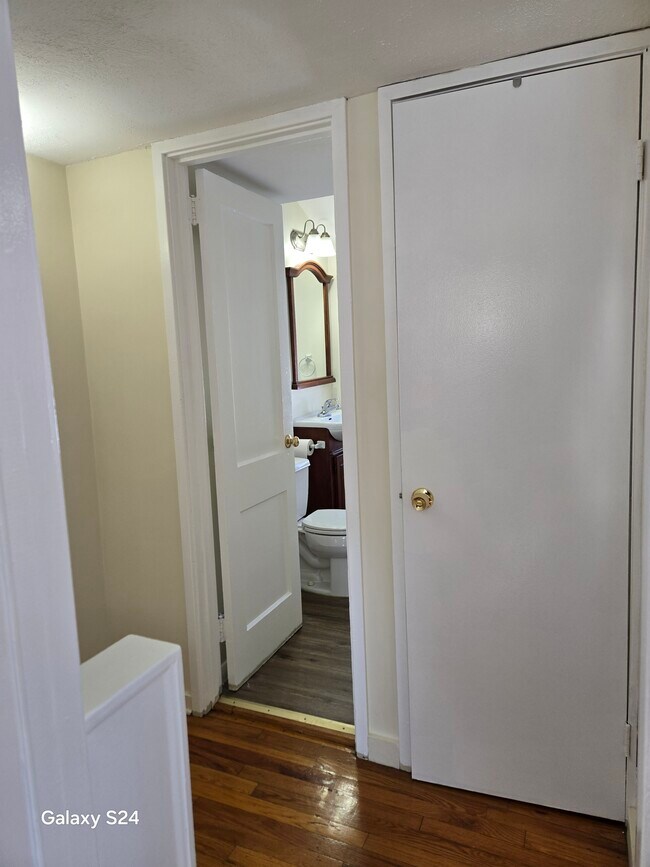 Foto del edificio - 94 Cortland Cir