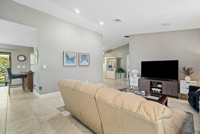 Foto del edificio - 13612 Firewood Ct