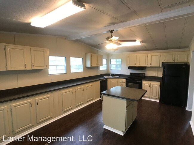 Foto del edificio - 3 br, 2 bath House - 150 Maple Dr