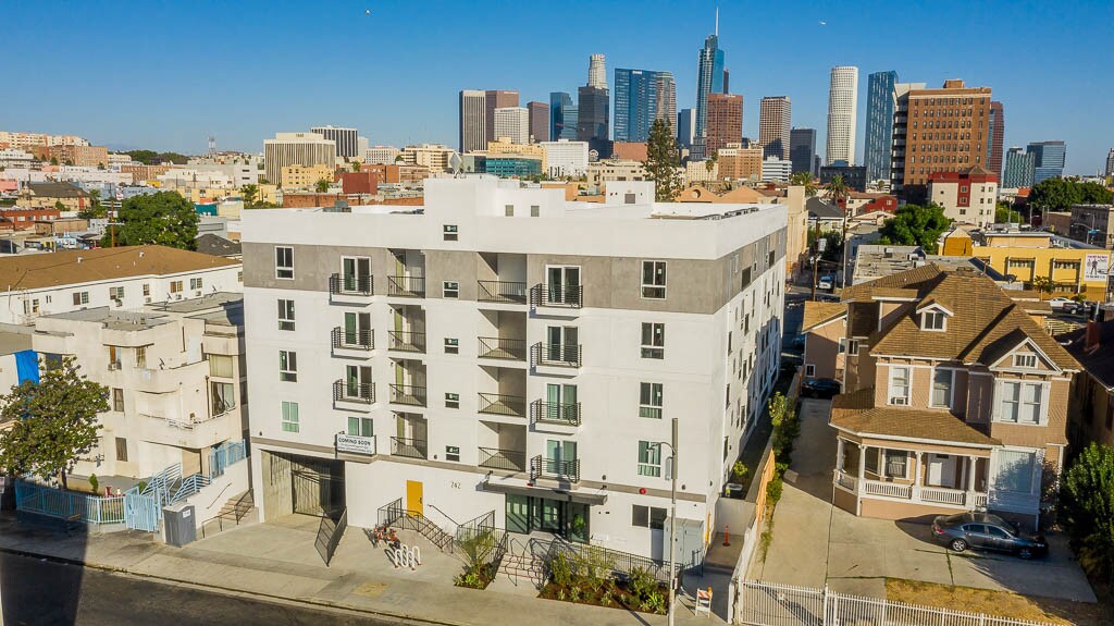 Primary Photo - 742 S Westlake Ave