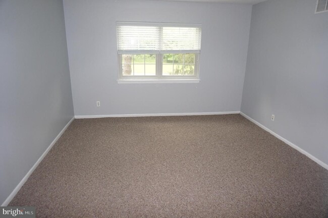 Building Photo - 388 Drummers Ln