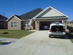 Building Photo - 1025 Parker Ln
