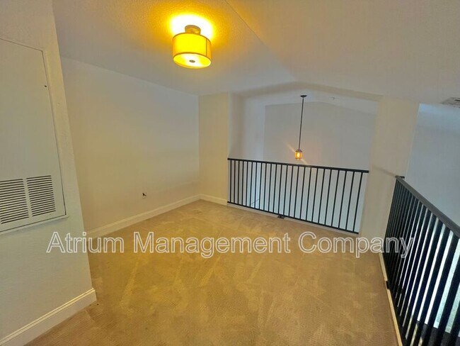 Building Photo - 102 Vista Verdi Cir