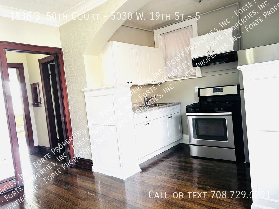 Primary Photo - Studio Apartment
